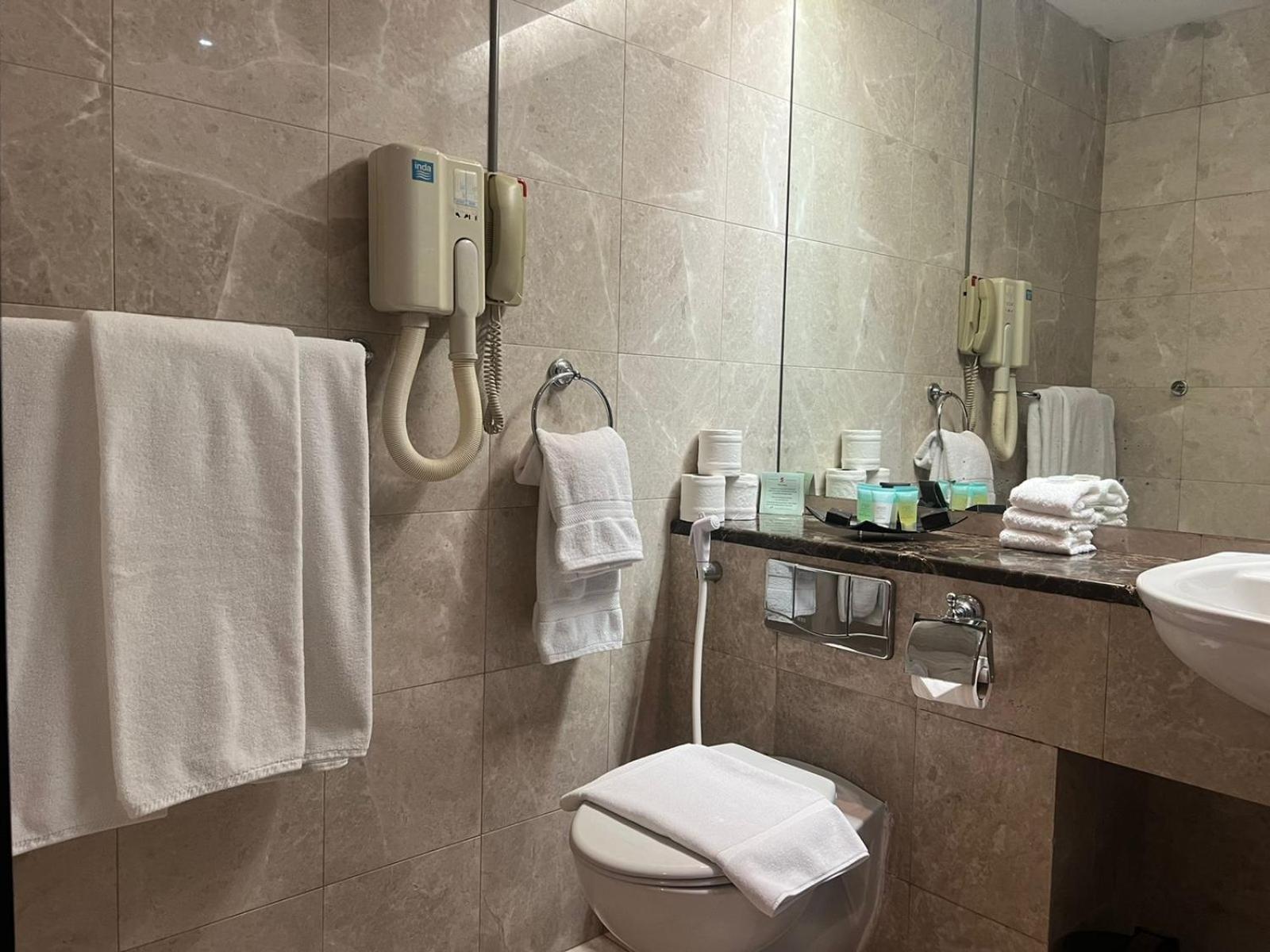 Al Jazira Club Hotel Abu Dabi Oda fotoğraf